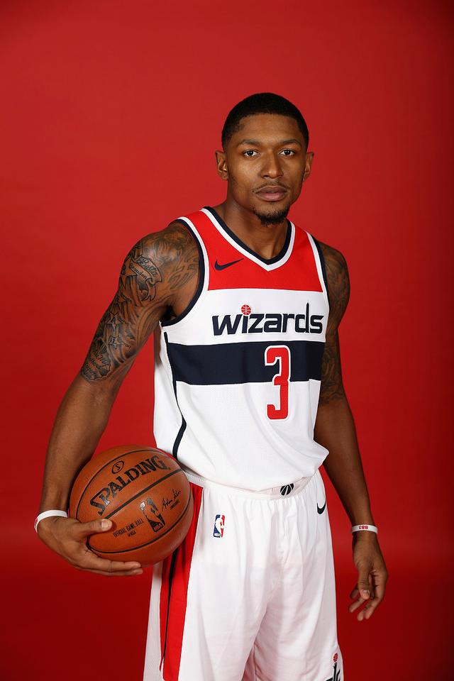 包含清晨菲尼克斯太阳备战欧联，强势反弹细节曝光，悬念犹存，纪律约束更严格的词条